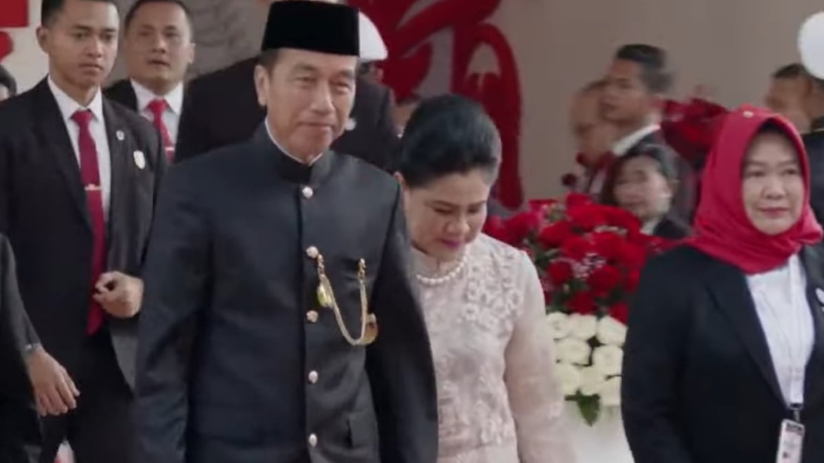 Pakai Beskap Betawi, Jokowi Hadir di Sidang Tahunan Terakhir sebagai Presiden