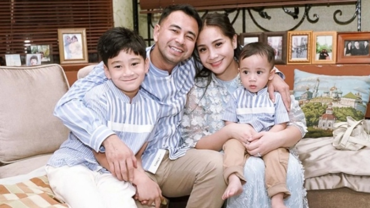 Niat Healing Bareng Keluarga Tapi Sibuk dengan HP, Raffi Ahmad Kena Sentil