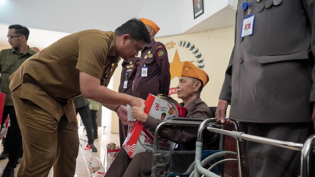 Momen HUT RI, Bobby Nasution Beri Bantuan dan Renovasi Gedung Veteran di Medan