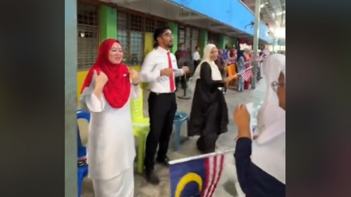 Merinding! Guru Ini Nyanyikan Lagu Patriotik dengan Bahasa Isyarat, Netizen Ikut Terharu