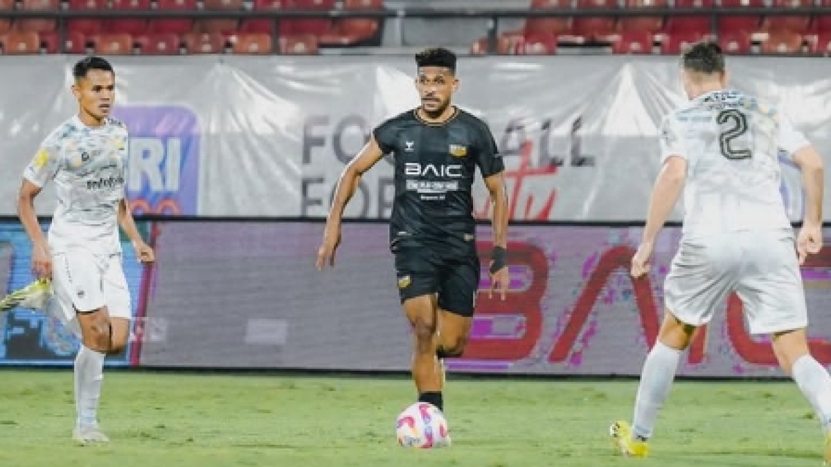 Persib vs Dewa United: Arena Duel Gelandang Timnas Indonesia