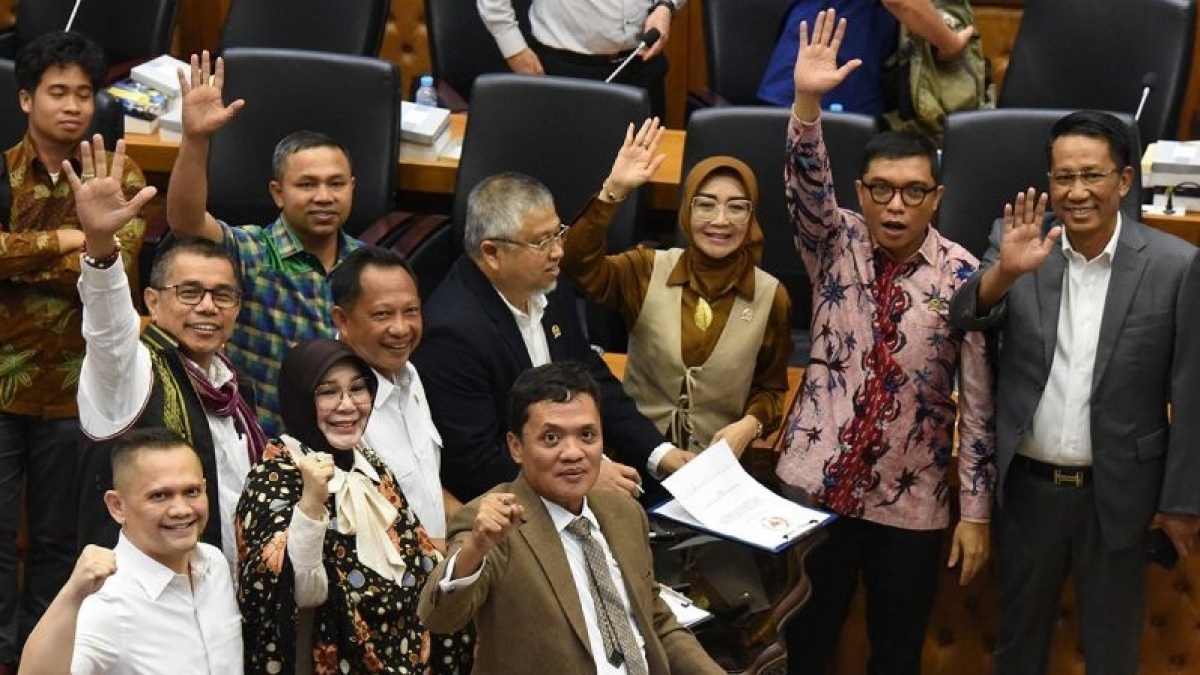 DPR Dicap Pembangkang Konstitusi, Rakyat Wajib Kawal Putusan MK!