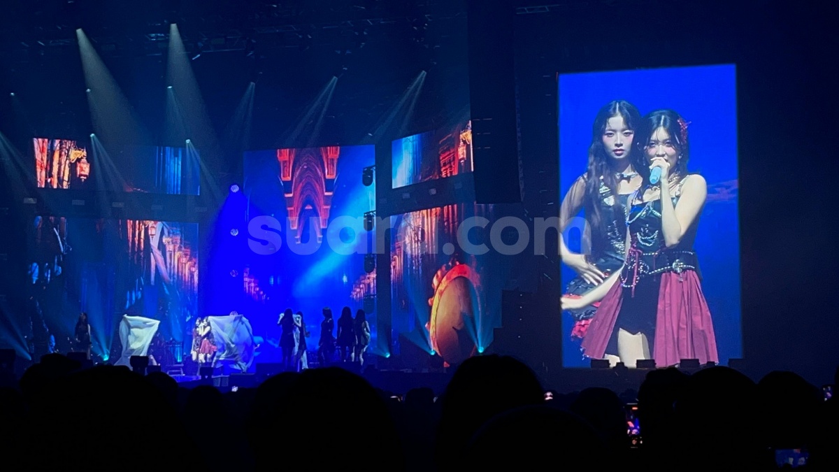 Konser di Indonesia, IVE Tampil Bak Peri Hingga Gahar Lewat Busana Serba Hitam