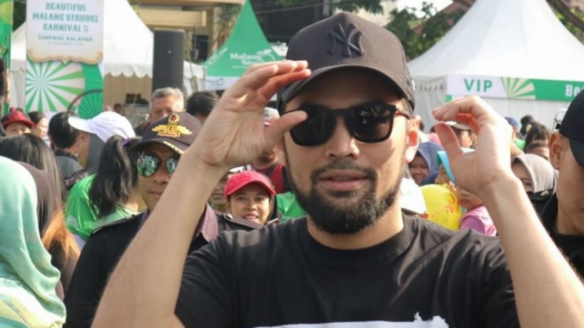 Malang Krisis Apel, Bisnis Kue Teuku Wisnu dan Shireen Sungkar Ikut Terdampak