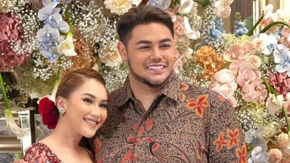Pamit Pergi Haji, Ivan Gunawan Janji Doakan Ayu Ting Ting di Tanah Suci