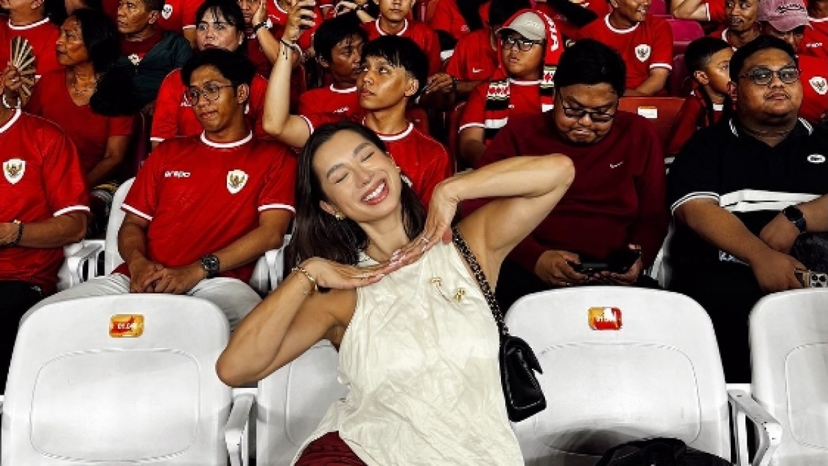 Momen Jennifer Bachdim Nonton Timnas Pertama Kali Tanpa Irfan Bachdim yang Bertanding