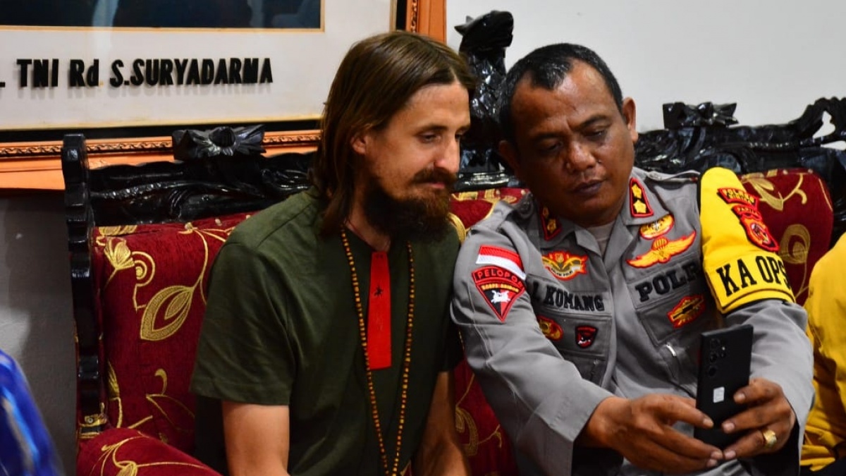 Dibebaskan OPM Setelah Tersandera 19 Bulan, Ini Profil Lengkap Philip Mehrtens