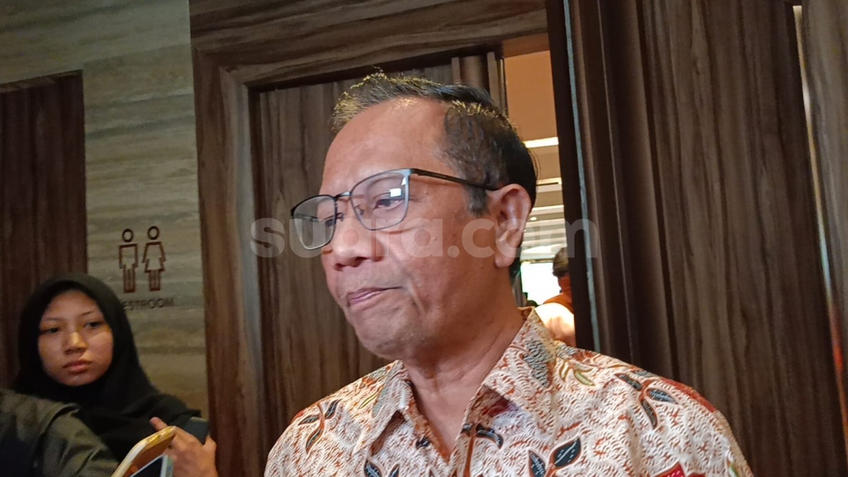 Iseng Tanya ke AI, Mahfud MD Kaget Malah Dituduh Pengguna Mobil Pelat RI 36