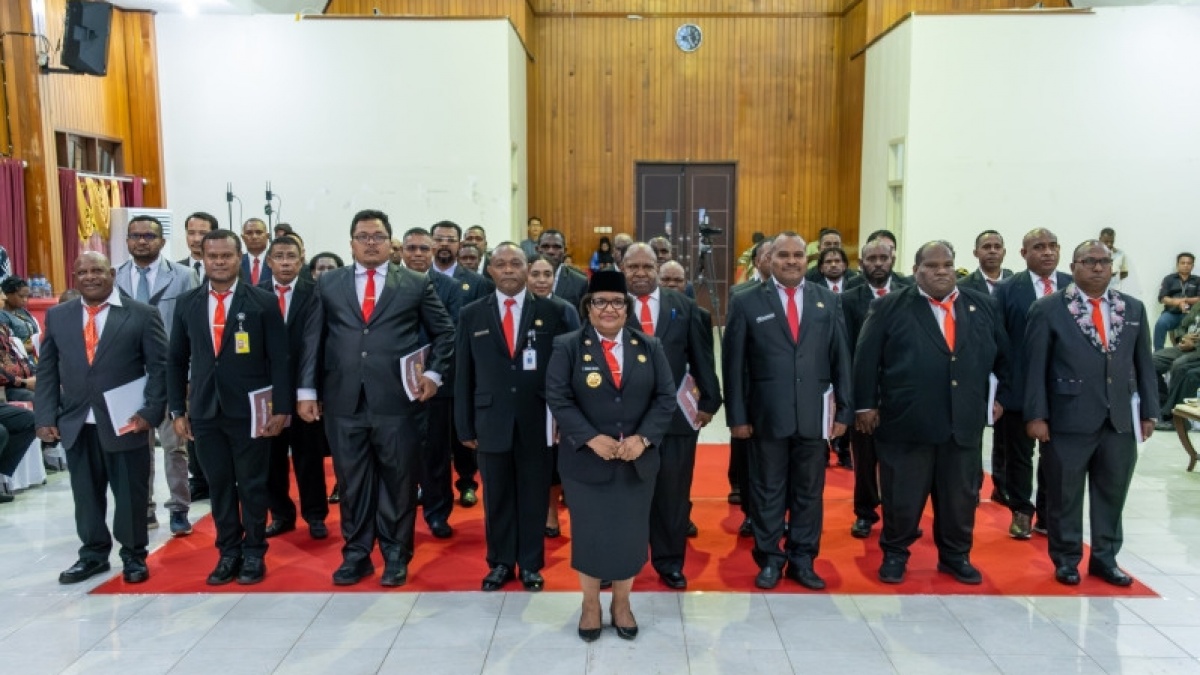Lantik 39 Anggota Pansel DPRK, Pj. Gubernur Papua Tengah: Pastikan Hak Politik OAP Terjamin!