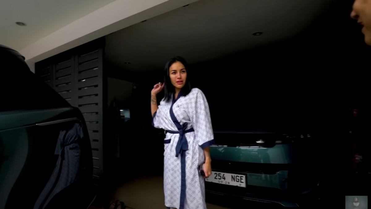 Intip Mobil Mewah Nikita Mirzani dengan Plat Nomor Cabul, Pajaknya Setara harga Avanza