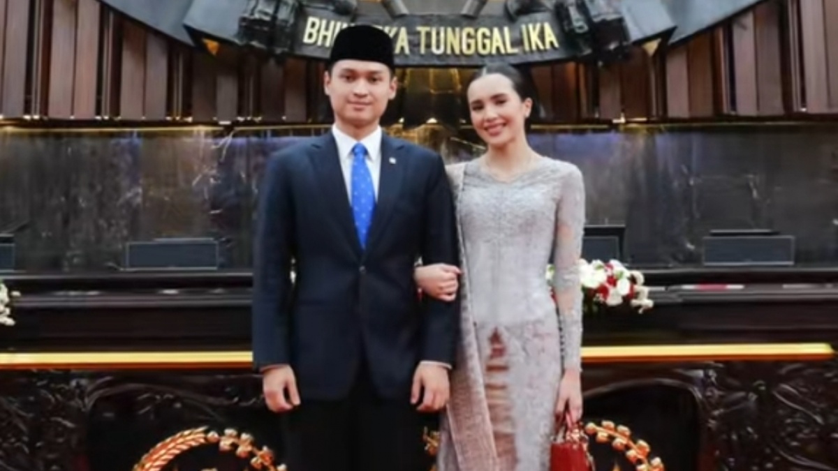 Totalitas Beby Tsabina Dampingi Suami Jadi Anggota DPR Dua Periode, Tampil Bak Ibu Pejabat Tenteng Tas Ratusan Juta