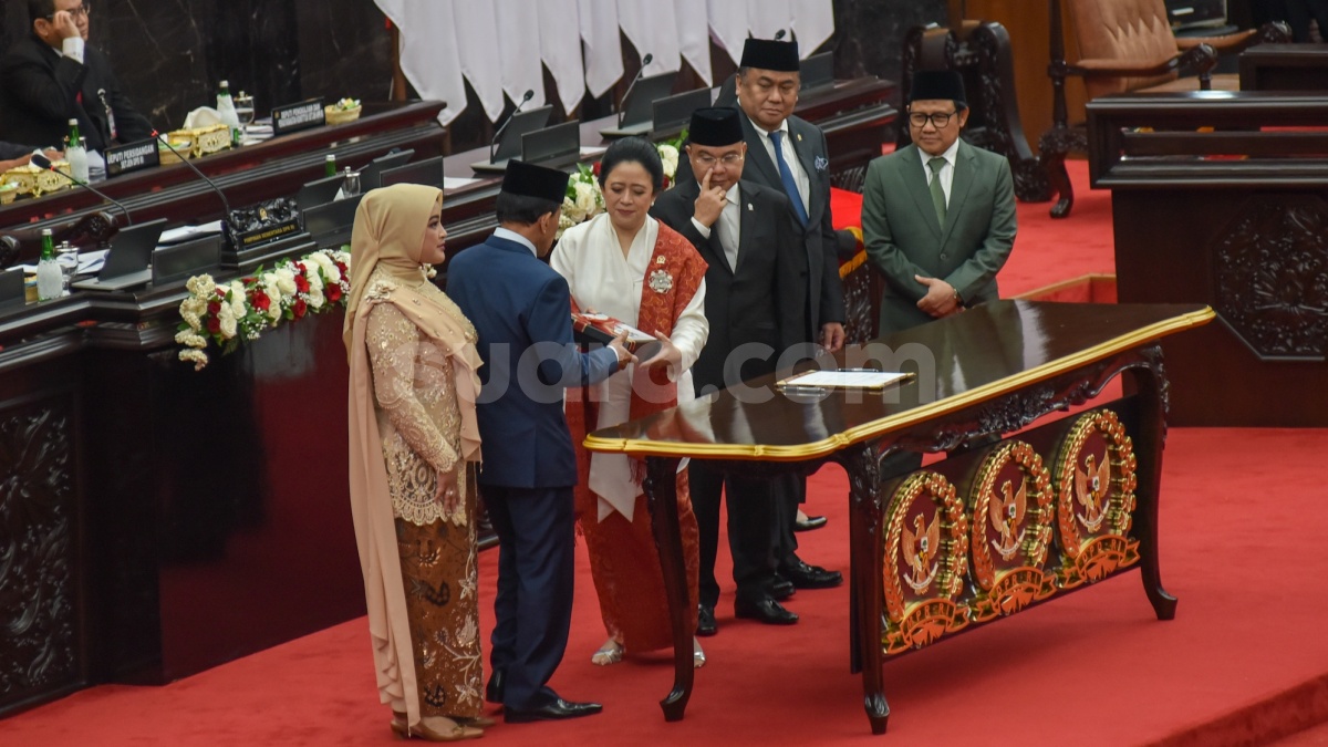 Dari Rp500 Jadi Miliaran, Tunjangan DPR Naik Terus saat Rakyat Dilanda Kemiskinan