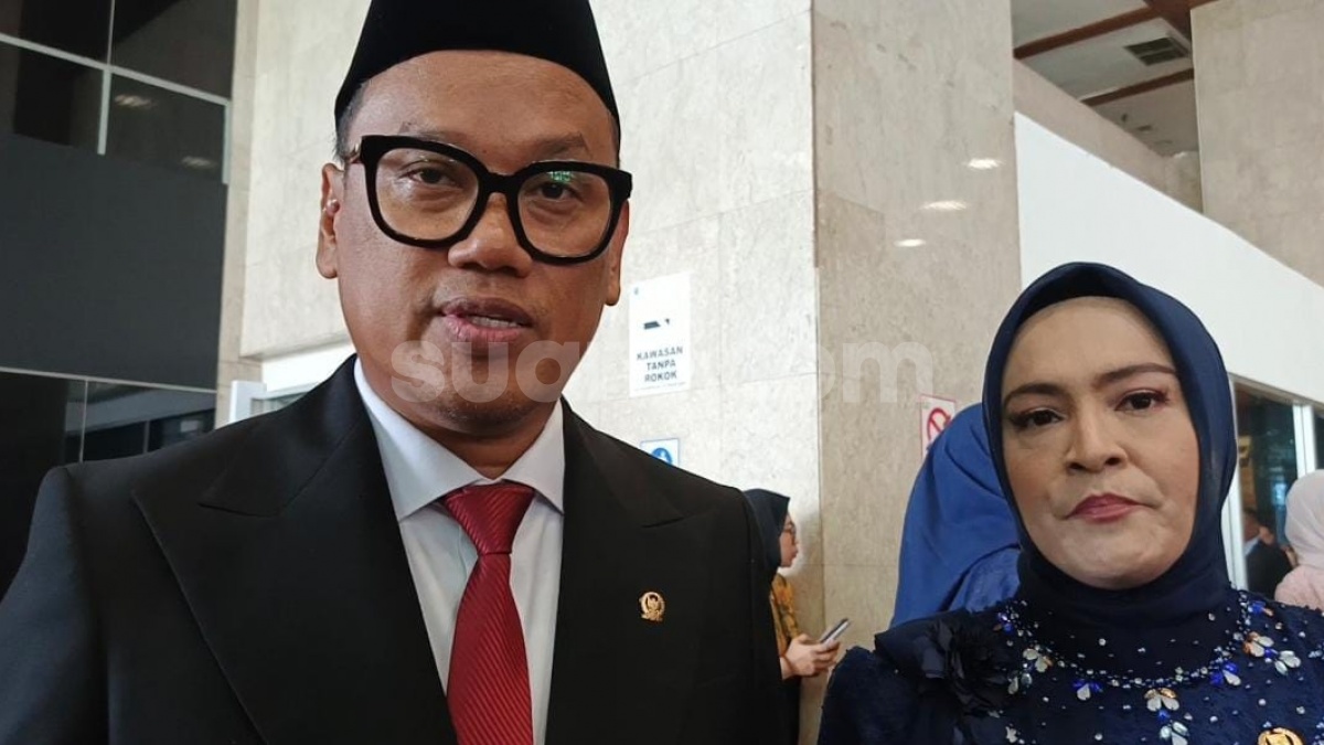 Pergi ke Gedung DPR Naik Mobil Klasik, Uya Kuya: Dari Dulu Gue Doyan Mobil Tua