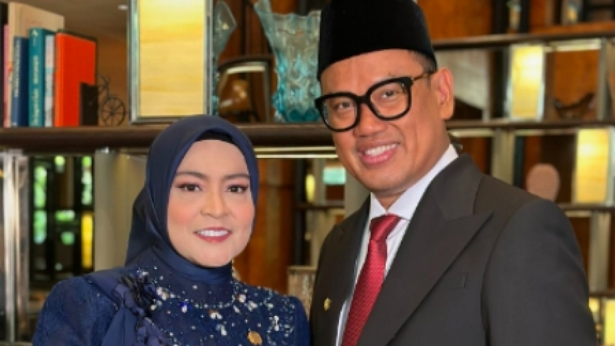 Suami Istri Anggota Dewan, Segini Harta Kekayaan Uya Kuya dan Astrid Kuya