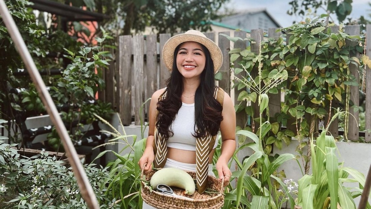 Dari Selebgram, Istri Young Lex Kini Buka Warung Sunda Petakan