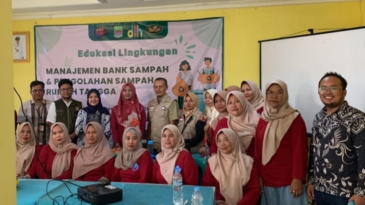 Jababeka Dukung Pendirian Bank Sampah Mekarwangi di Desa Harjamekar Cikarang