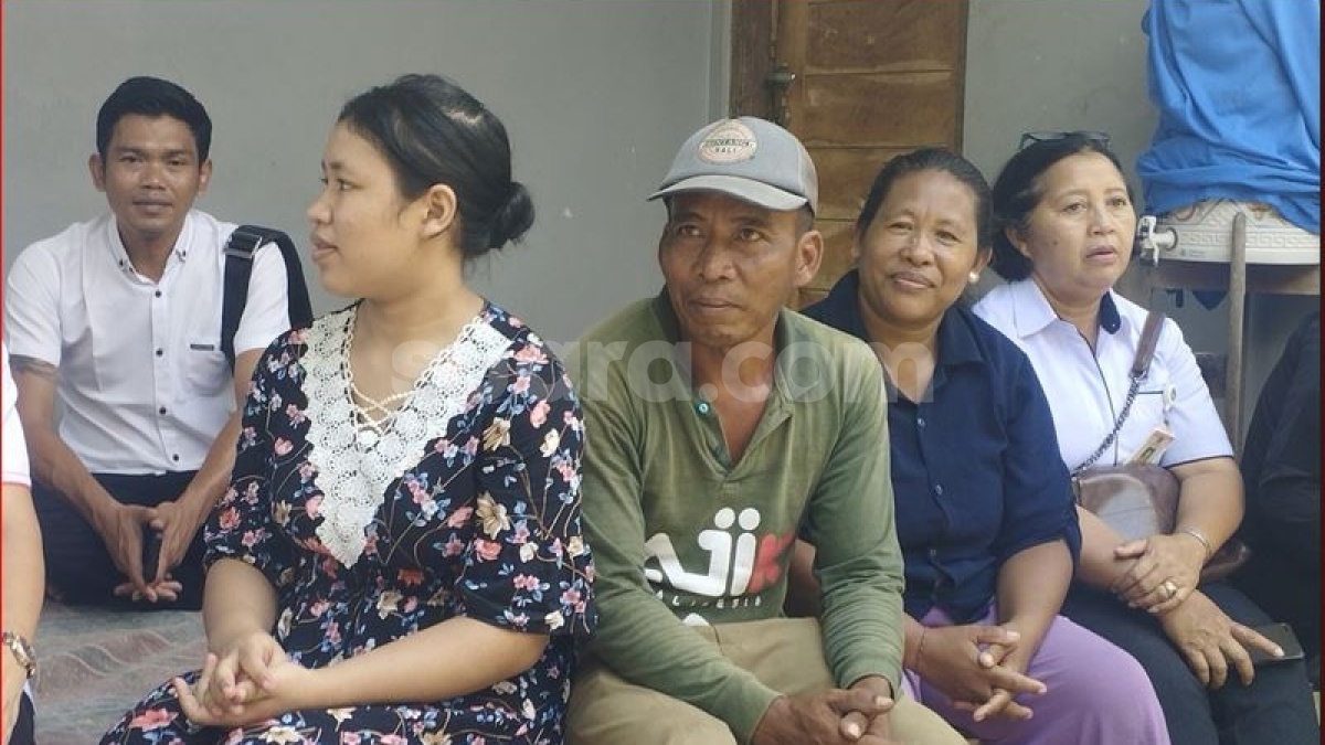 Berdoa dan Sesajen, Ibu Kadek Sriari Menanti Kabar Anaknya Saat Terjebak Perang Lebanon