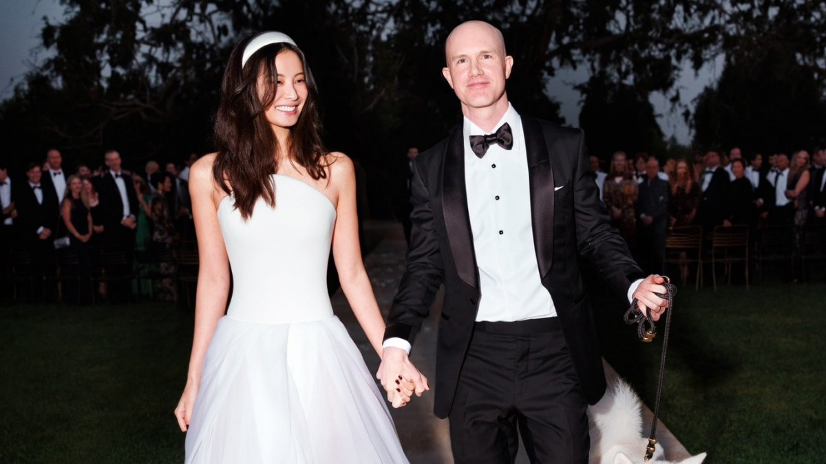Sosok Angela Meng Istri Brian Armstrong, Profesinya Tak Kalah Mentereng dari Raline Shah