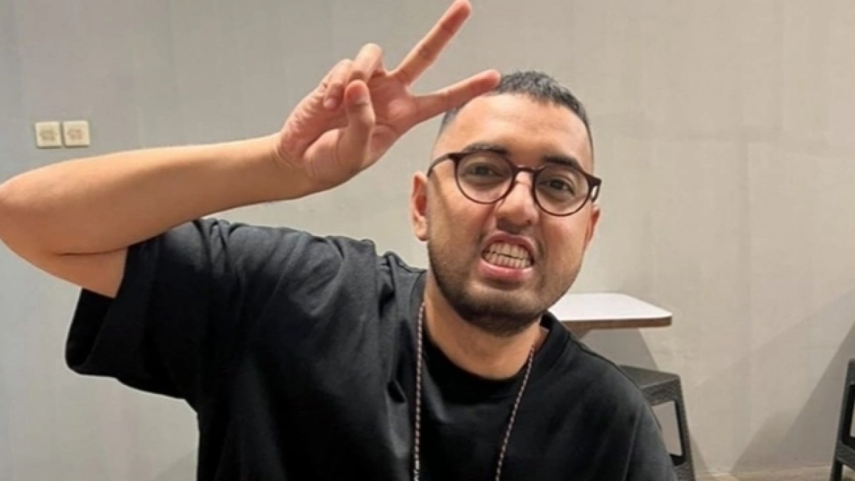 Kemal Palevi: Koruptor Banyak, Bensin Pakai Etanol, Mau Happy Nonton Timnas Gak Bisa