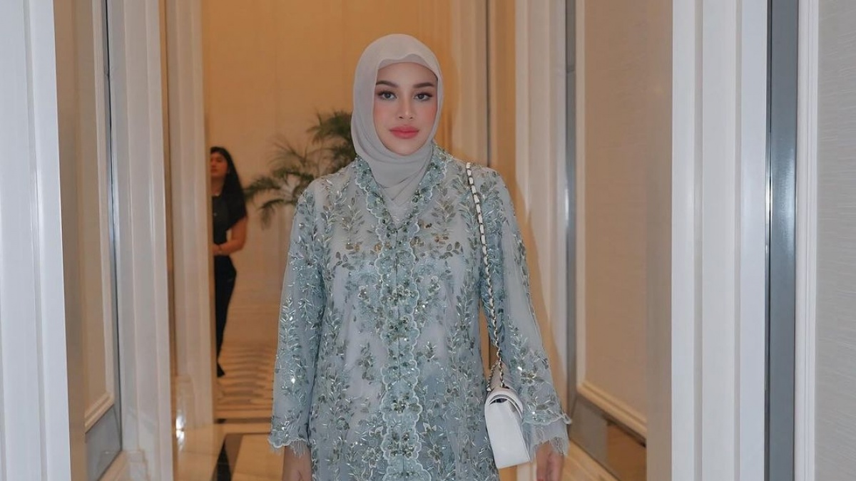 Tubuh Sudah Berhasil Langsing, Kini Aurel Hermansyah Dikritik karena Model Hijab