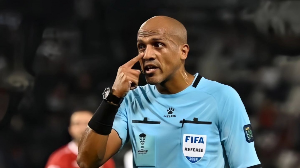 Pengamat: Info Orang Dalam, Wasit Ahmed Al Kaf Dilindungi AFC