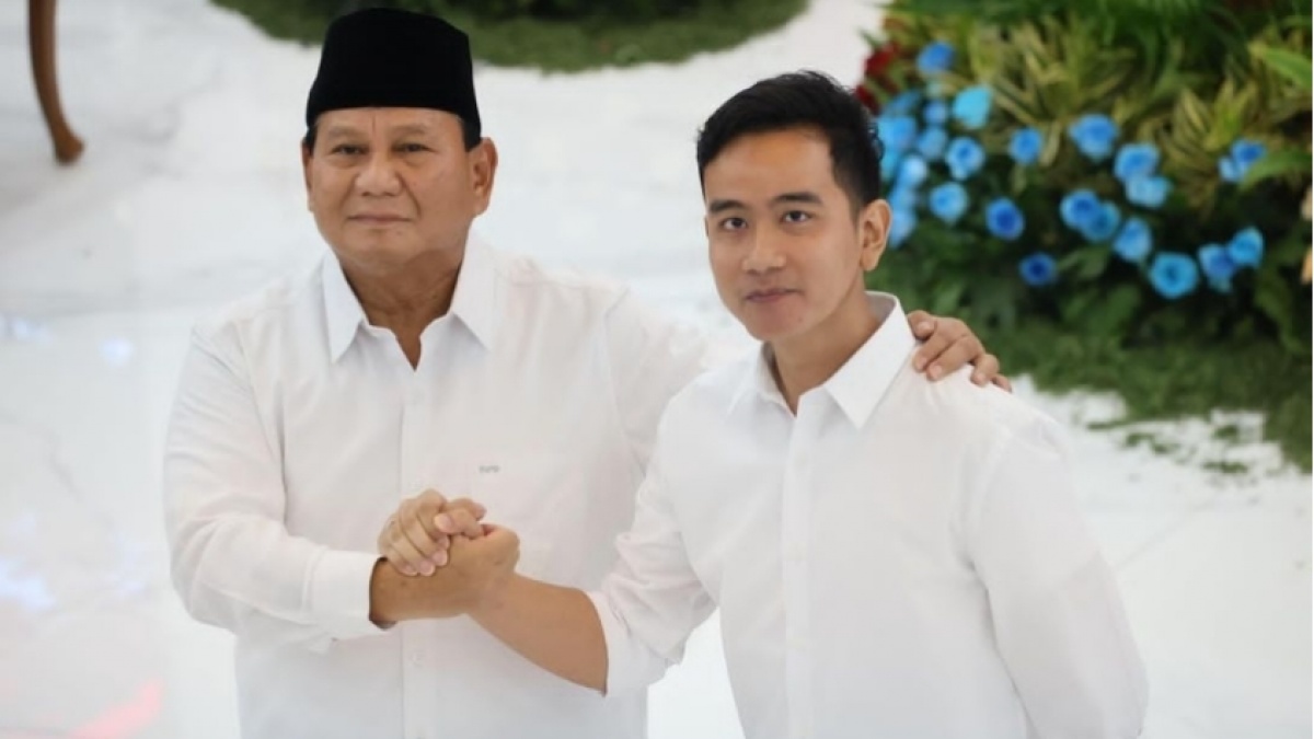 Adab Wapres Gibran di Depan Prabowo Kembali Disorot Netizen: Gerakannya Sederhana, tapi ...
