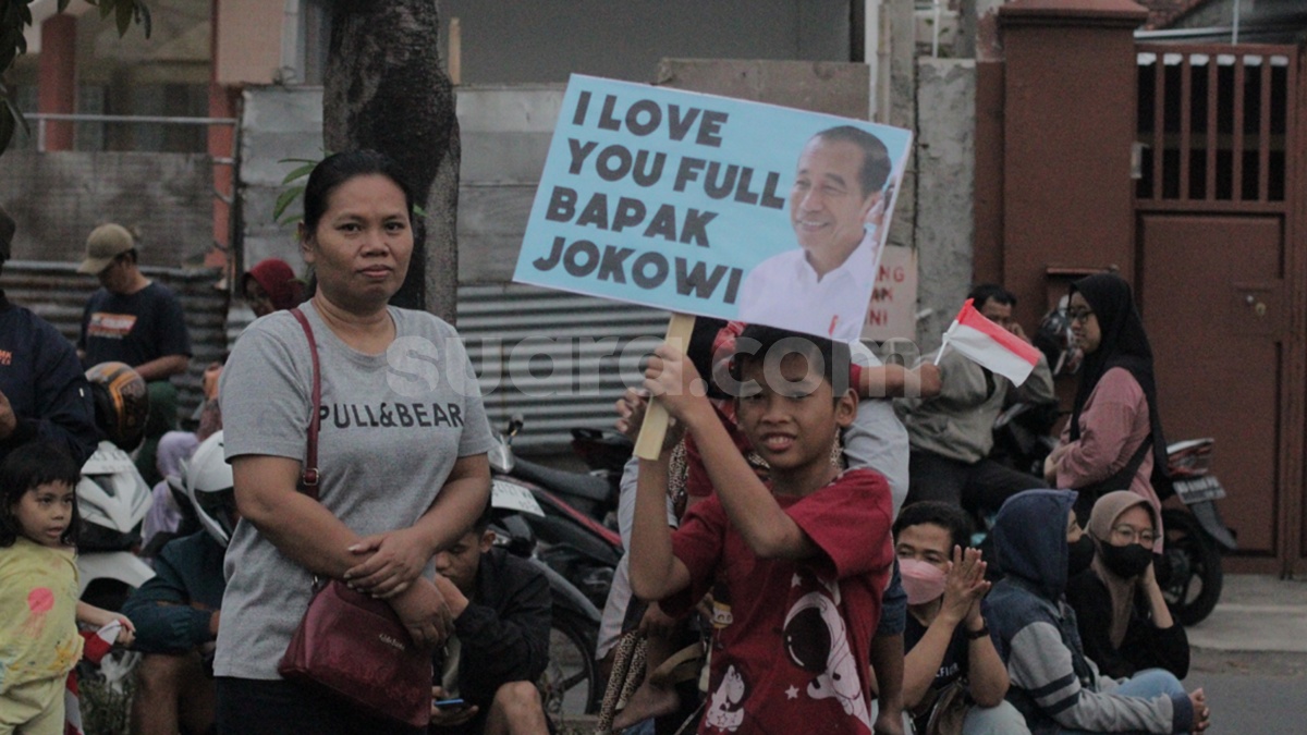 10 Tahun Jokowi, Bansos BLT Hingga PKH Tekan Angka Kemiskinan Ekstrem