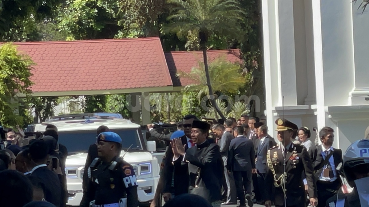 Sebelum Lepas Landas Pulang ke Solo, Jokowi Titipkan Pesan Ini ke Prabowo