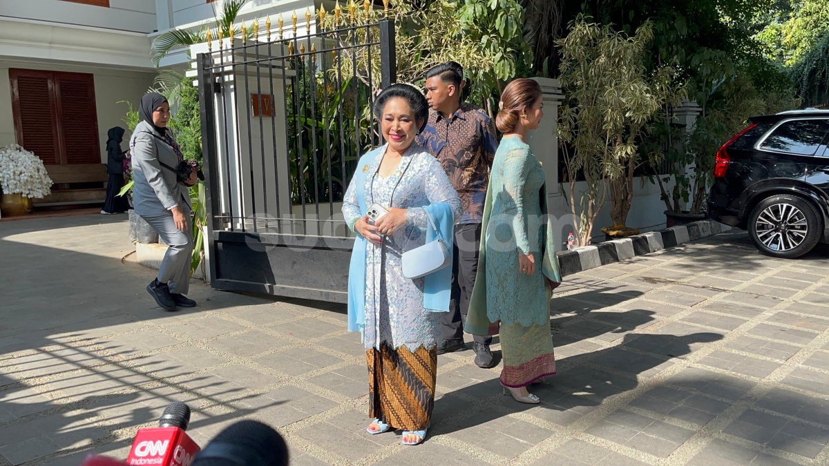 Mantan Istri Semringah! Titiek Soeharto Tebar Senyum di MPR Jelang Prabowo Dilantik jadi Presiden