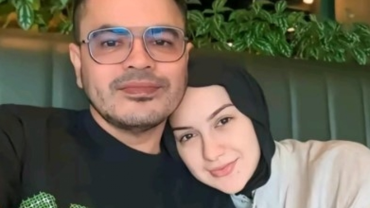 Sambil Asuh Anak, Irish Bella dan Haldy Sabri Tak Malu Umbar Kemesraan di Depan Publik