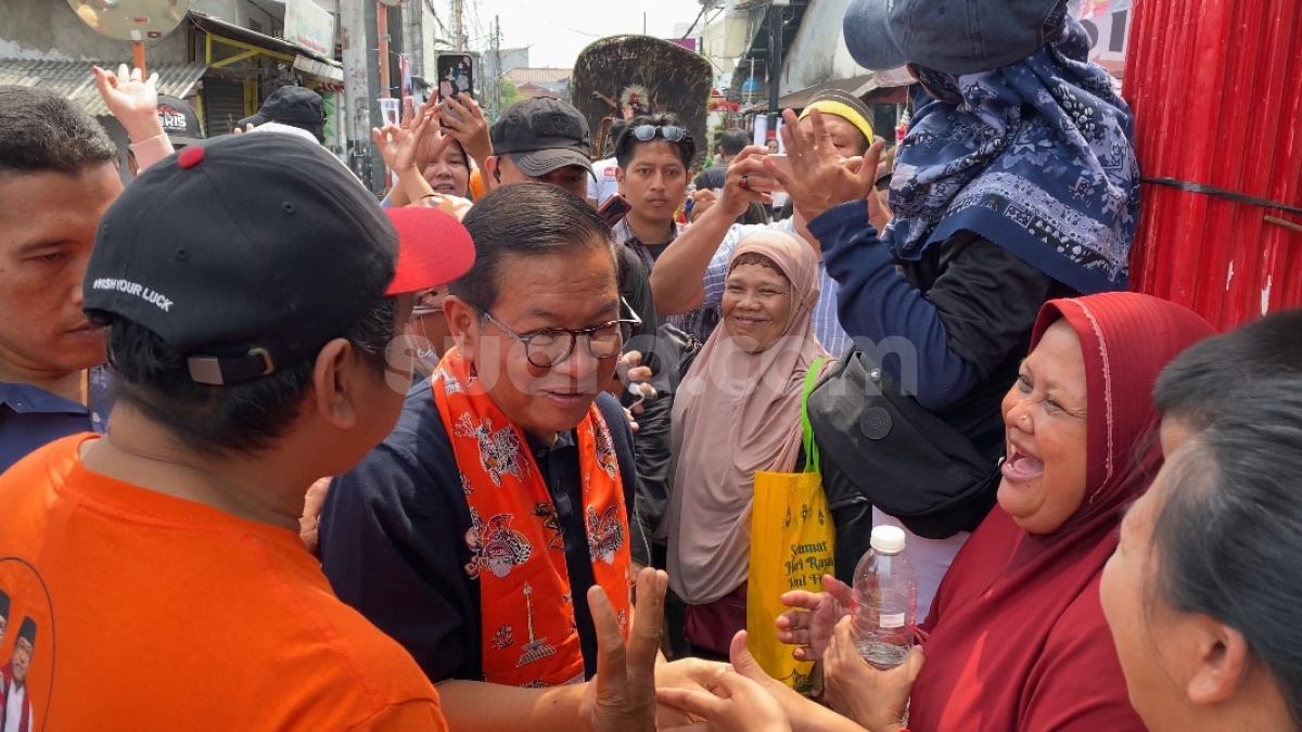 Pramono Anung Blusukan ke Utan Kayu, Emak-emak: Menang Satu Putaran Pak!