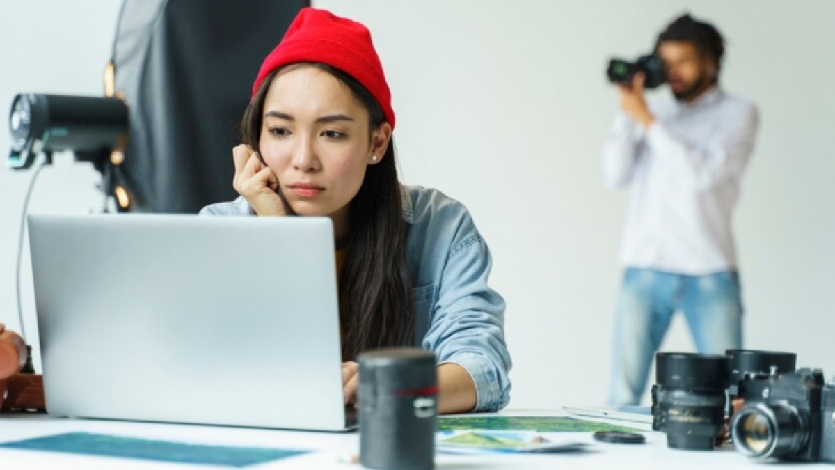 Lowongan Kerja Content Creator Internship, Minat Kerja Freelance Merapat!