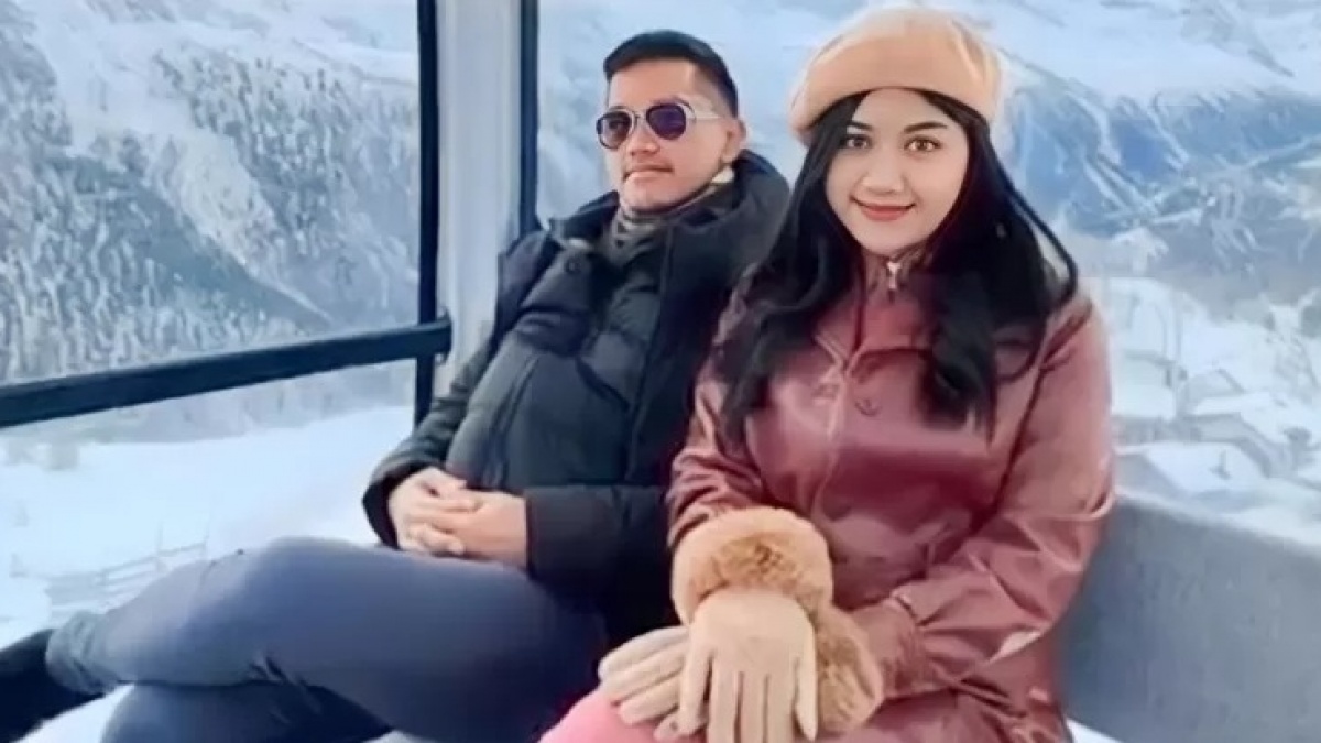 Wajah Anak Erina Gudono Akhirnya Pelan-pelan Diperlihatkan, Mirip Kaesang Pangarep?