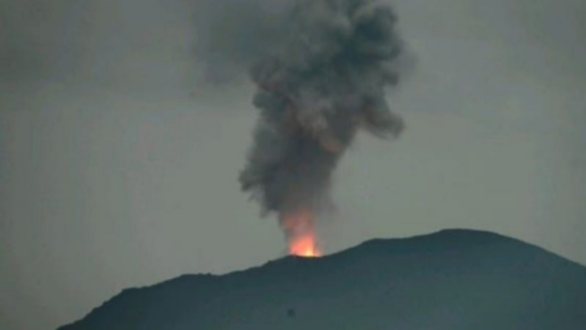 Warga Sekitar Gunung Lewotobi Laki-laki Diminta Tidak Kembali ke Rumah Meski Ada Keluarga yang Masih Hilang