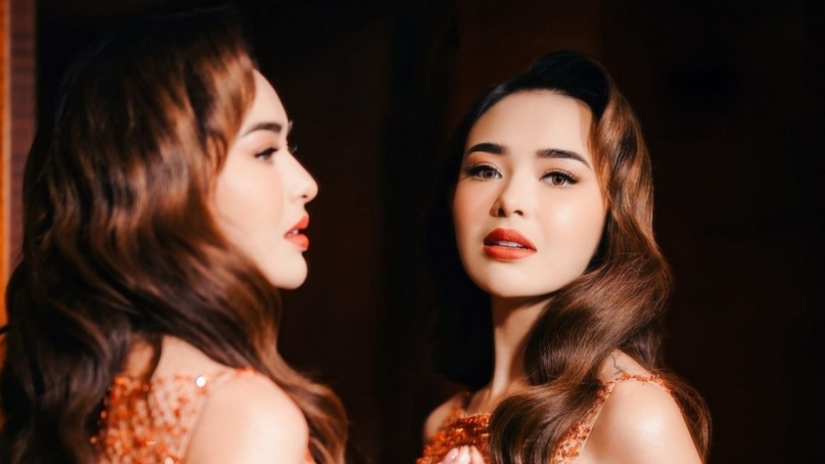 Intip Potret Memukau Amanda Manopo di Gala Premiere Film Terbaru, Kenakan Dress Glamor Ekspos Tato di Pinggang