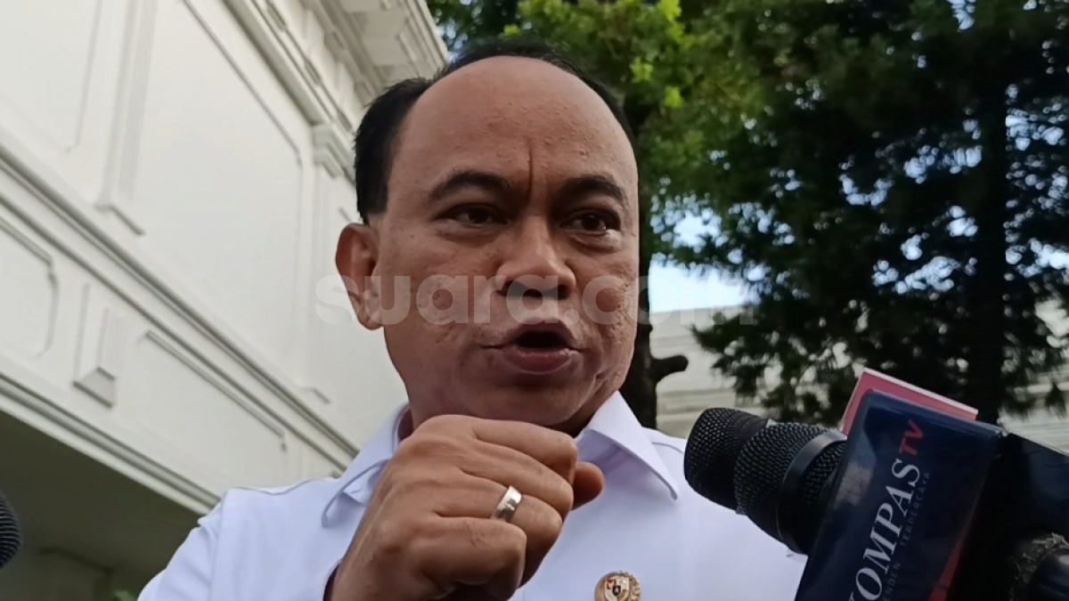 Dijajah Apple dan Dilecehkan Fufufafa: DPR Kritik Keras di Rapat dengan Menkop Budi Arie