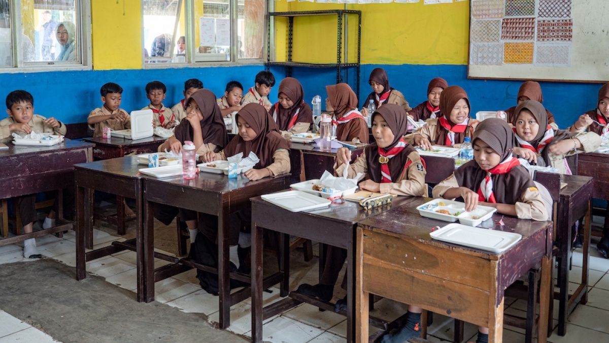 Rp10 Ribu per Porsi Kurang, DPRD DKI Kaji Penambahan Anggaran Program MBG Prabowo