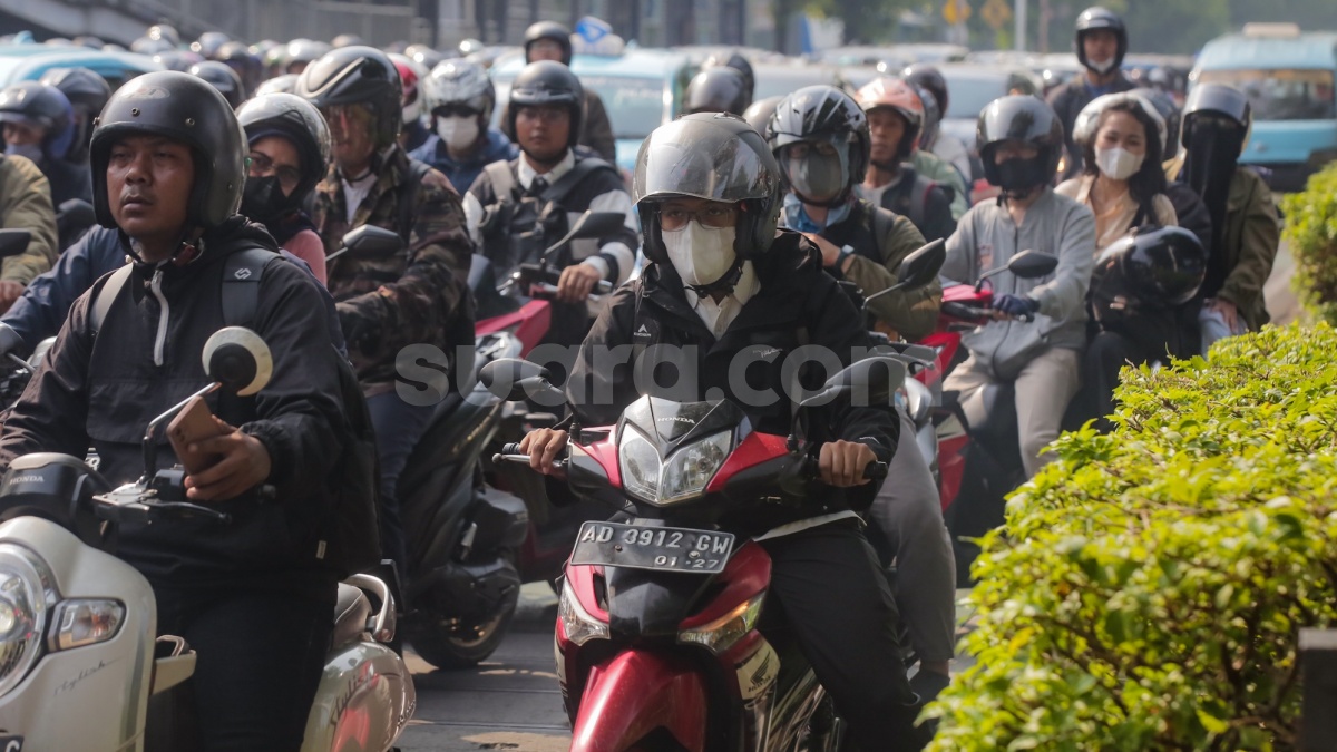 Misteri Terpecahkan: Ini Sebab Kemacetan Lalu Lintas Bikin BBM Motor Terkuras