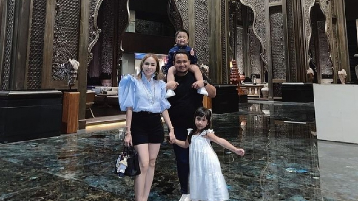 Anak Momo Geisha Sekolah di Mana? Moncer Dapat Hadiah Lapangan Bola dari Nicola Reza Samudera
