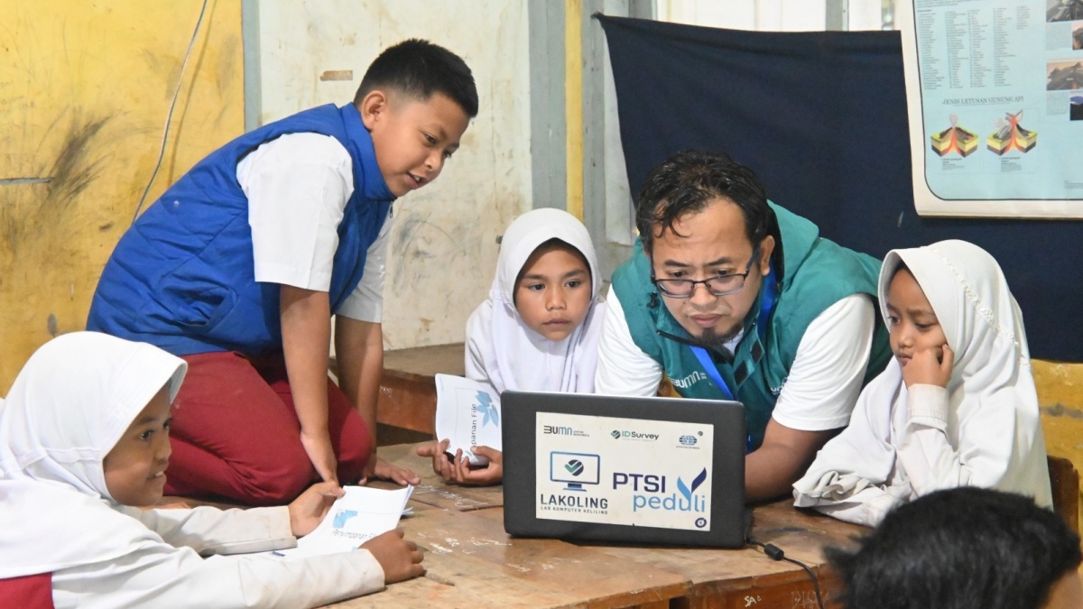 Tingkatkan Kesejahteraan Masyarakat Pedesaan, IDSurvey Selenggarakan Relawan Bakti di Kampung Srikandi