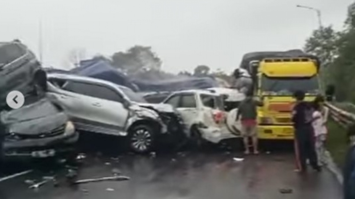 Truk Rem Blong Penyebab Tabrakan Beruntun di Tol Cipularang