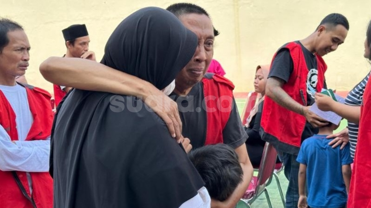 Tangis Haru Tahanan di Rutan Serang Bermain dengan Anak dan Istri