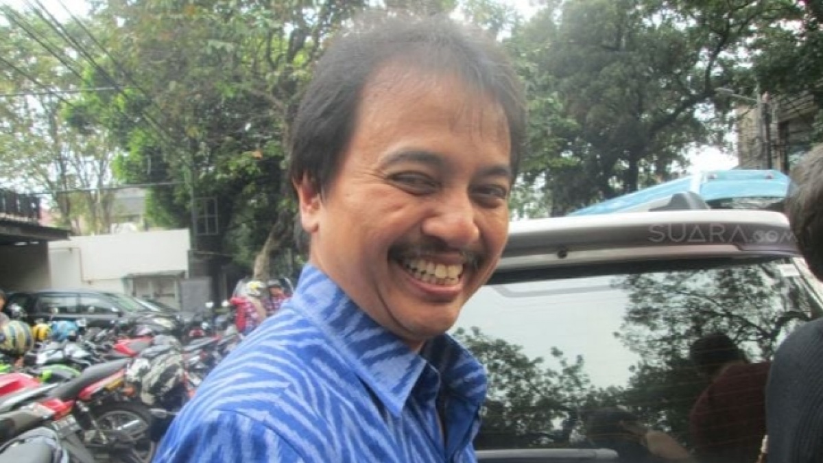 Sebut Pegawai Luhut Sosok Asli di Foto Ijazah UGM, Roy Suryo: Saya Pastikan 99,9 Persen Bukan Jokowi