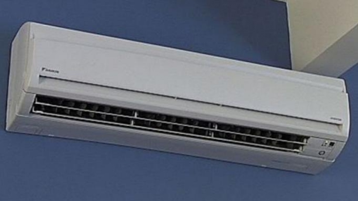 5 Rekomendasi AC 3/4 PK Low Watt Terbaik 2025: Adem Maksimal, Listrik Minimal!