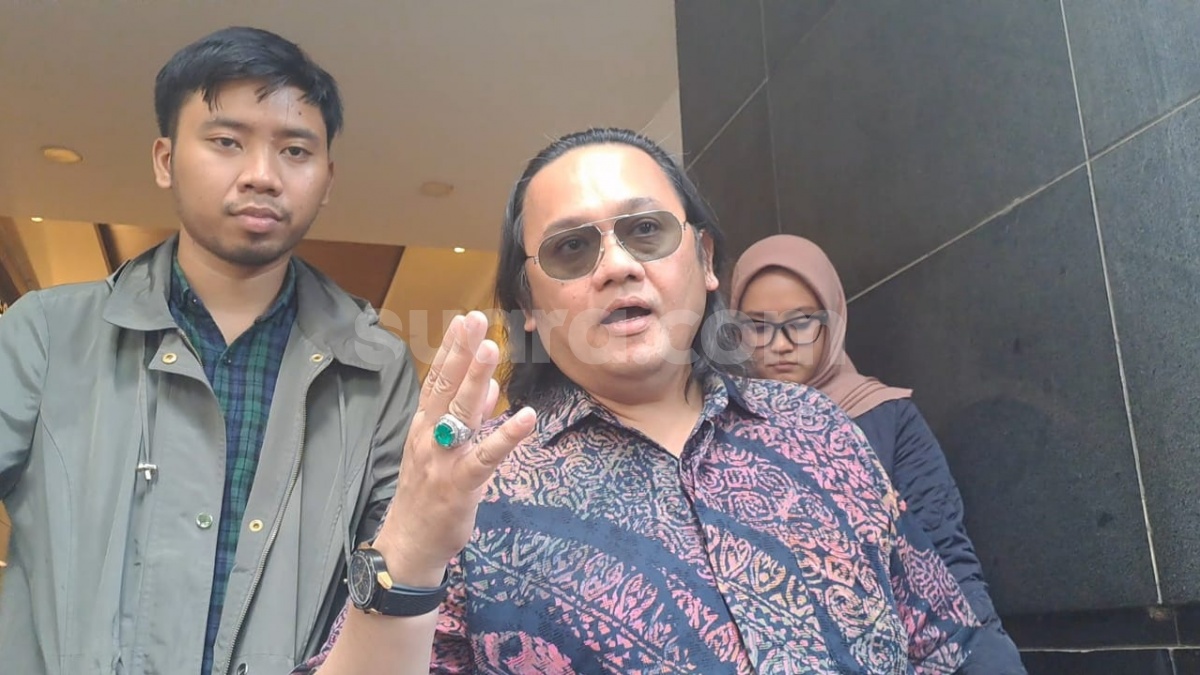 Bak Bumi dan Langit, Beda Farhat Abbas dan Otto Hasibuan Jaga Martabat Advokat