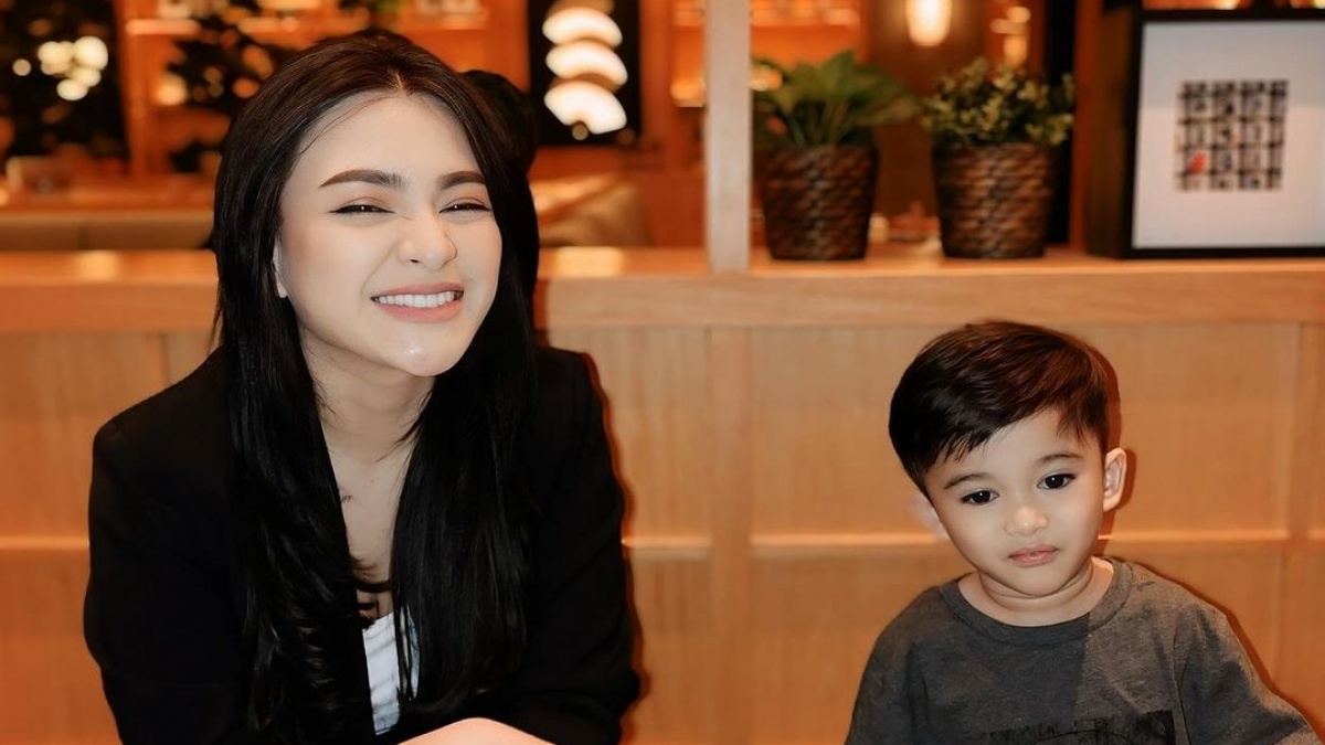 Pantas Bahasa Inggris Adzam Dipuji, Nathalie Holscher Rela Bayar Sekolah Semahal Ini buat Anaknya dengan Sule