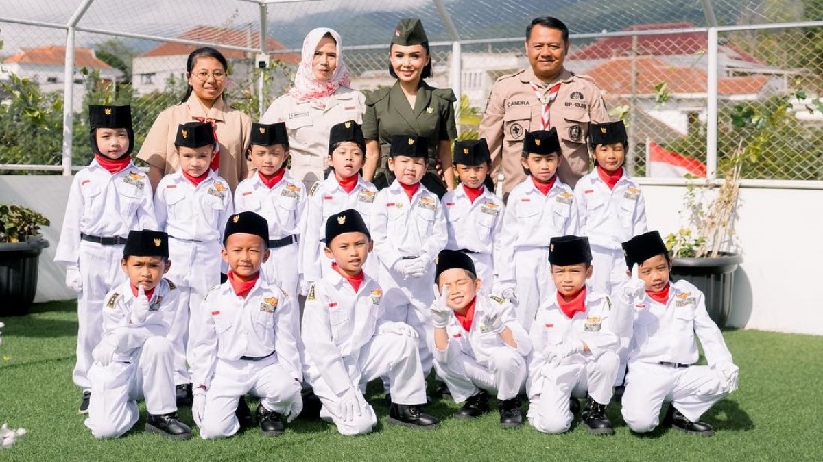 Wajar Mau Dibayar Pakai Sayur, Bekingan PAUD Yuni Shara Ternyata Gak Kaleng-kaleng