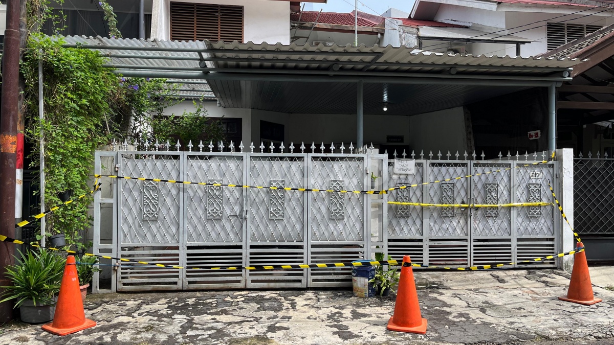 Terluka Parah Ditusuk, Ibu Kandung Anak Pembunuh Ayah dan Nenek Sempat Panjat Pagar Cari Pertolongan
