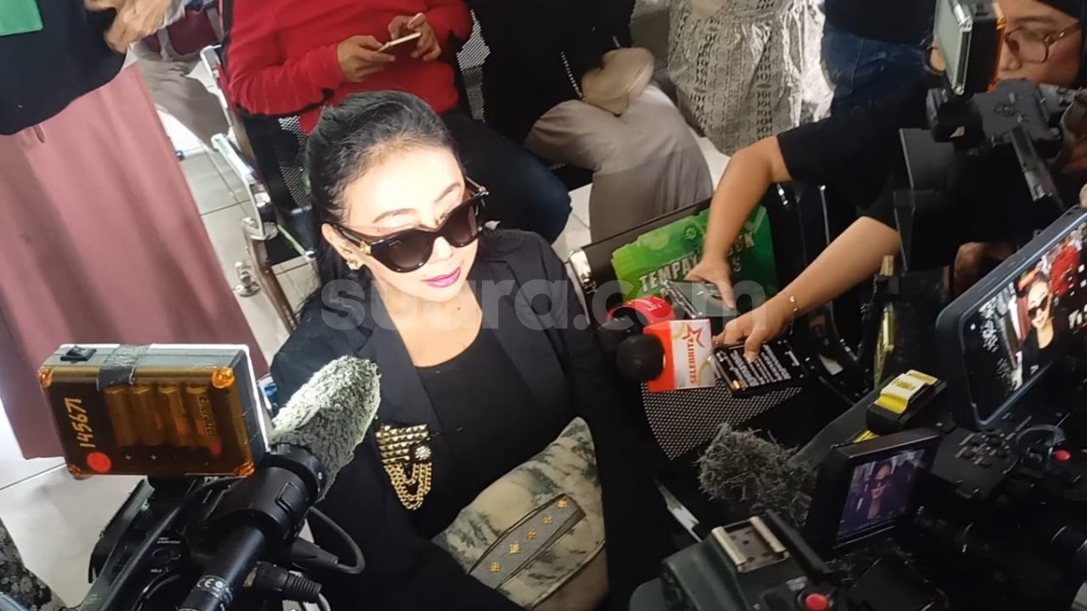 Jalani Sidang Cerai Hari Ini, Mata Asri Welas Sembab: Doain Yah