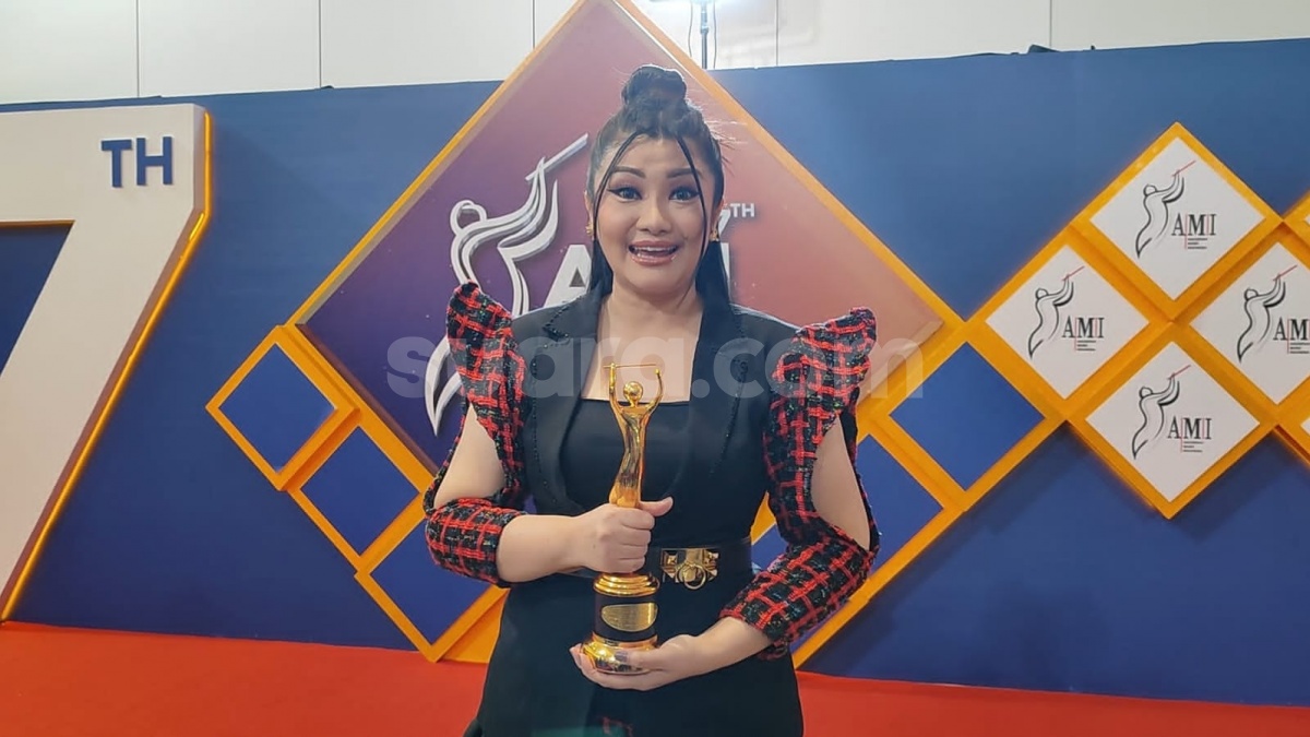 Pecah Telur! Fitri Carlina Akhirnya Bawa Pulang Piala AMI Awards Usai 15 Tahun Berkarya
